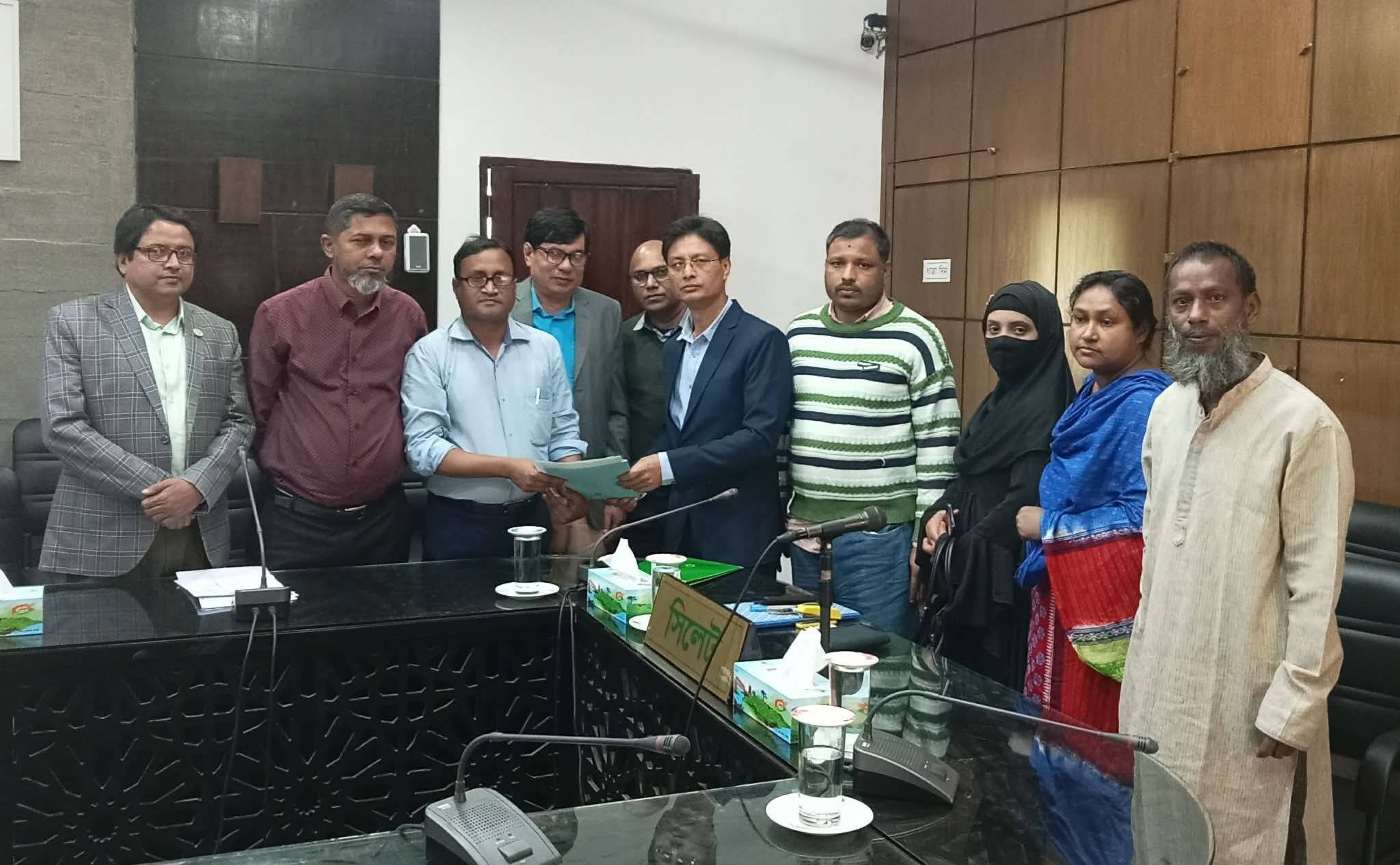 সিলেট-১ আসনে বাসদ মনোনীত প্রার্থী প্রণব জ্যোতি পাল এর পক্ষে মনোনয়নপত্র সংগ্রহ করা হয়