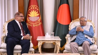 প্রধান উপদেষ্টার সাথে পাকিস্তানের হাইকমিশনারের সাক্ষাৎ; ঢাকা-করাচি সরাসরি ফ্লাইট চালুর ঘোষণা