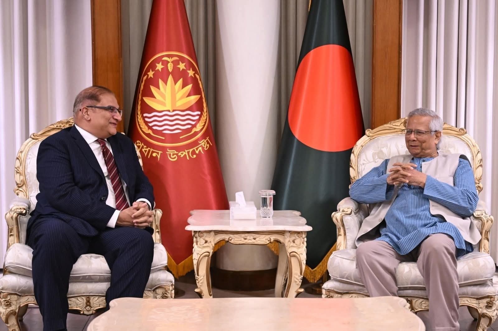 প্রধান উপদেষ্টার সাথে পাকিস্তানের হাইকমিশনারের সাক্ষাৎ; ঢাকা-করাচি সরাসরি ফ্লাইট চালুর ঘোষণা