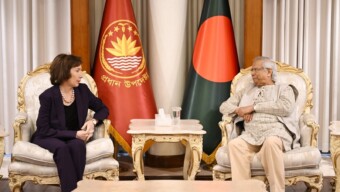 প্রধান উপদেষ্টার সঙ্গে মার্কিন চার্জ দ্য অ্যাফেয়ার্সের বিদায়ী সাক্ষাৎ: অবাধ নির্বাচন ও শ্রম সংস্কার নিয়ে আলোচনা