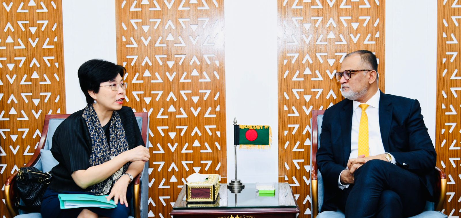 বাণিজ্য উপদেষ্টার সাথে থাইল্যান্ডের রাষ্ট্রদূত এর বৈঠক