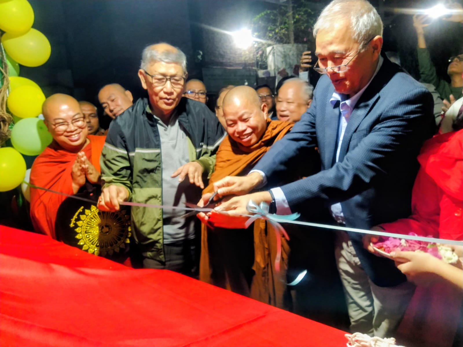 ঢাকা মিরপুর শাক্যমুনি বৌদ্ধ বিহার নির্মাণে ভিত্তিপ্রস্তর স্থাপন অনুষ্ঠানে রাষ্ট্রদূত (অব.) সুপ্রদীপ চাকমা