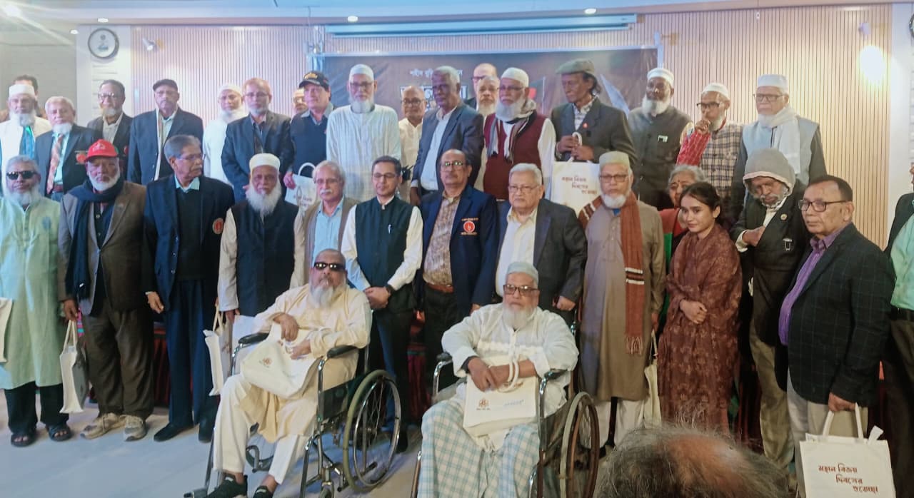 ইতিহাস ও ঐতিহ্য পরিষদের আয়োজনে শহীদ বুদ্ধিজীবি দিবস ও আলোচনা সভা ২০২৫ অনুষ্ঠিত