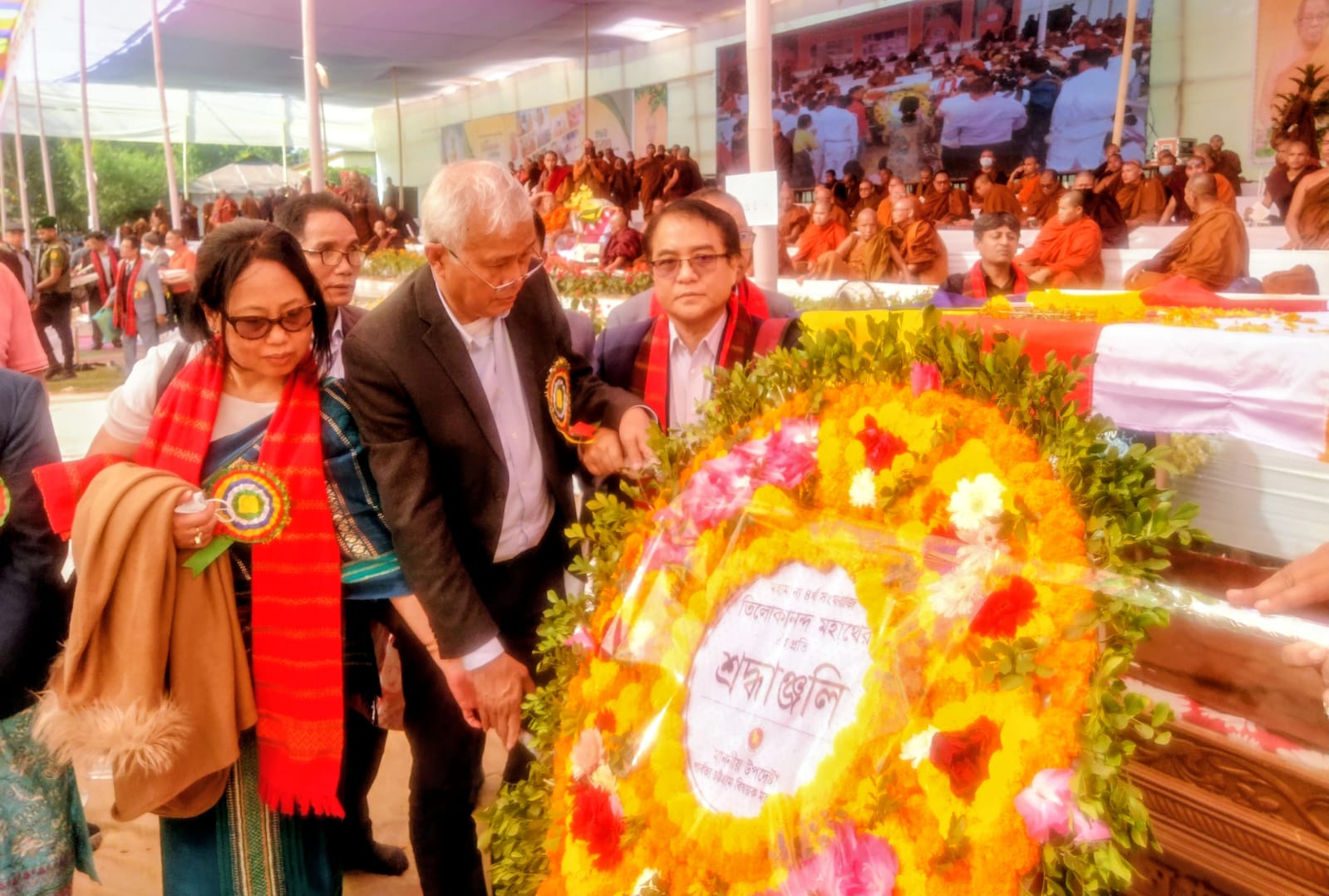 বাঘাইছড়িতে সংঘরাজ তিলোকানন্দ মহাথের’র জাতীয় অন্ত্যেষ্টিক্রিয়ায় পার্বত্য চট্টগ্রাম বিষয়ক উপদেষ্টা সুপ্রদীপ চাকমা’র শ্রদ্ধা নিবেদন