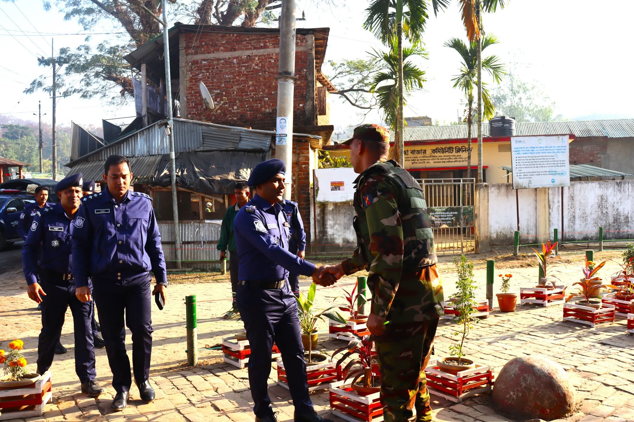 “বান্দরবান লামা থানাধীন ইয়াংছা চেকপোস্ট পরিদর্শন”