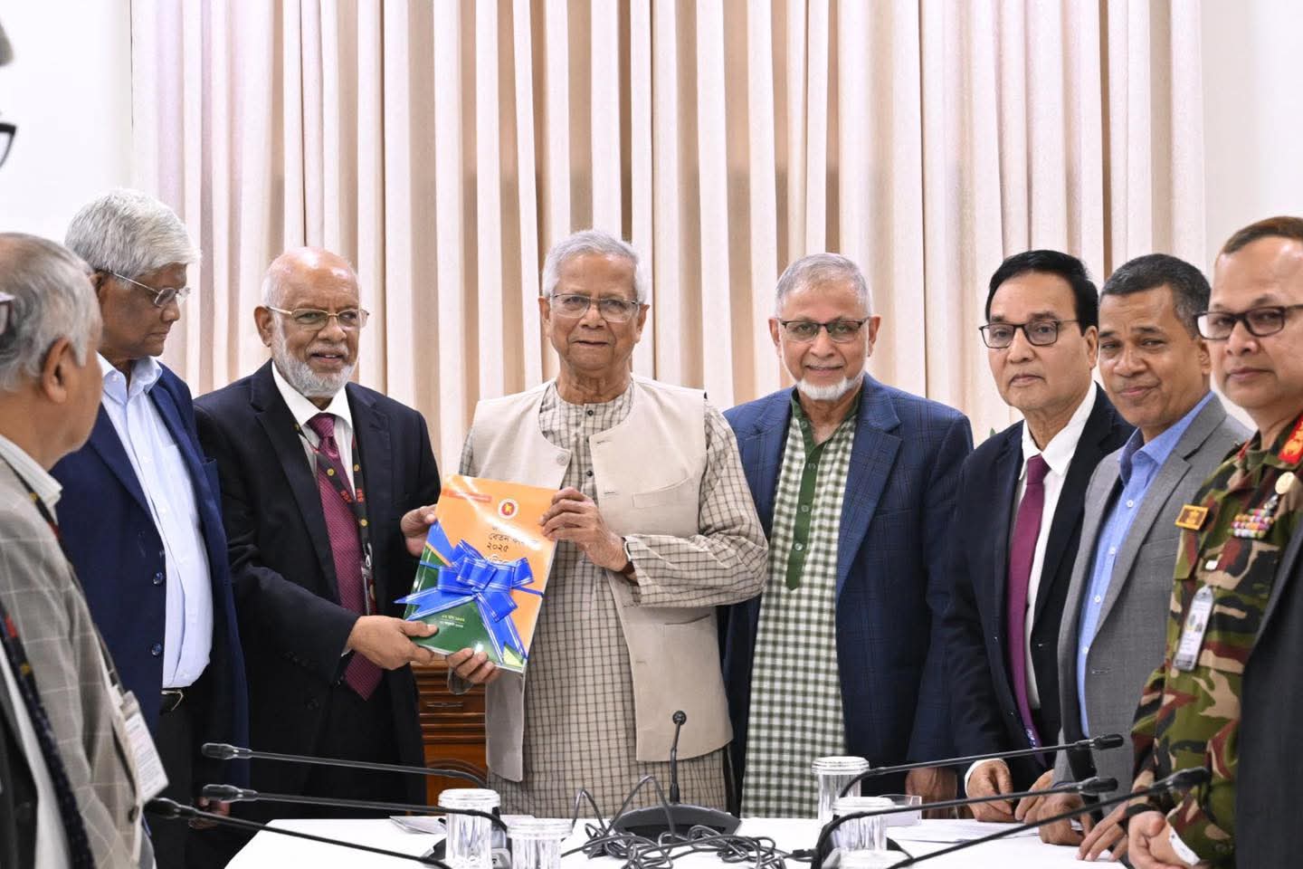 নবম জাতীয় বেতন কমিশনের প্রতিবেদন পেশ