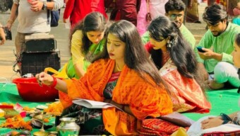 জগন্নাথ বিশ্ববিদ্যালয়ে সরস্বতী পূজা উদ্‌যাপিত: টানা তৃতীয়বারের মতো মণ্ডপে নারী পুরোহিত সমাদৃতা