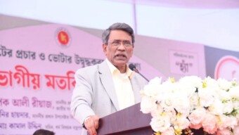 গণভোটে “হ্যাঁ”র পক্ষে প্রচার চালাতে সরকারী কর্মকর্তাদের সামনে কোনও আইনগত বাধা নেই:-অধ্যাপক আলী রীয়াজ