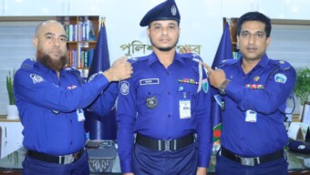 বিভাগীয় পদোন্নতি প্রাপ্ত ০১(এক) জন পুলিশ সদস্যকে র‍্যাংক ব্যাজ পরিয়ে দিলেন পুলিশ সুপার, নোয়াখালী