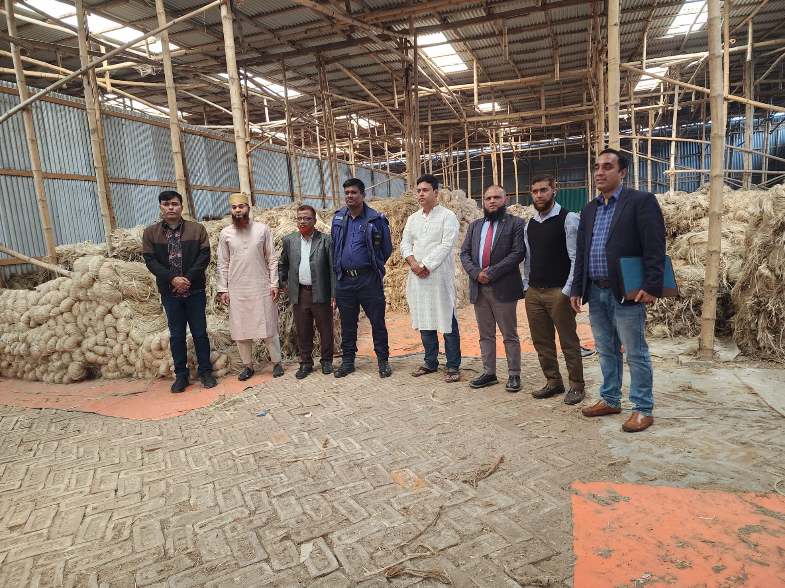 পাটের অবৈধ মজুদ বন্ধে মাদারীপুর ও টাঙ্গাইল জেলার অভিযান