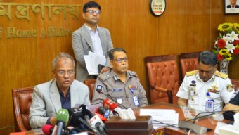 নির্বাচনি প্রচারণাকালে অনাকাঙ্ক্ষিত ঘটনা রোধে আইনশৃঙ্খলা বাহিনীকে সজাগ থাকার নির্দেশ স্বরাষ্ট্র উপদেষ্টার