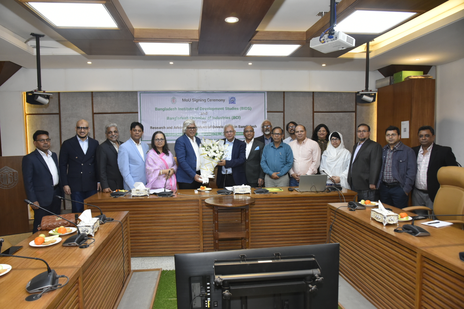 বিসিআই ও বিআইডিএস-এর মধ্যে সমঝোতা স্মারক স্বাক্ষর