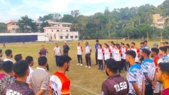 “সুস্থ দেহ ও সতেজ মনের প্রত্যয়: বান্দরবান জেলা পুলিশের ক্রিকেট ম্যাচে ব্যাটে-বলে পুলিশ সুপার মোঃ আবদুর রহমান”