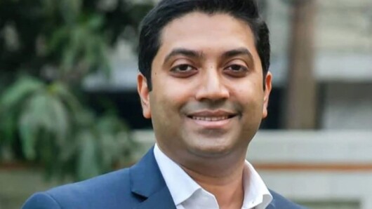 ঢাকা-১৩: ভোটার তালিকায় ব্যাপক গরমিল, ভোট দিতে না পেরে লাইনে দাঁড়িয়ে ক্ষোভ