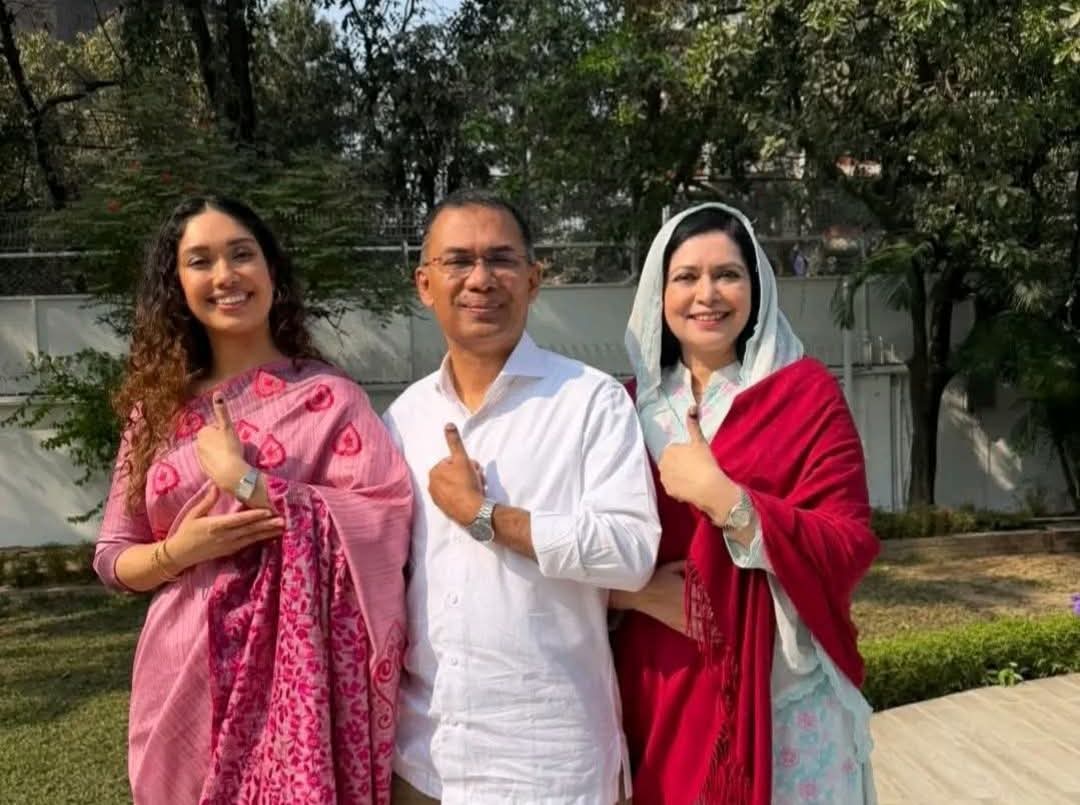 ঢাকা-১৭ আসনে পরিবারসহ ভোট দিলেন তারেক রহমান ও ডা. জুবাইদা রহমান