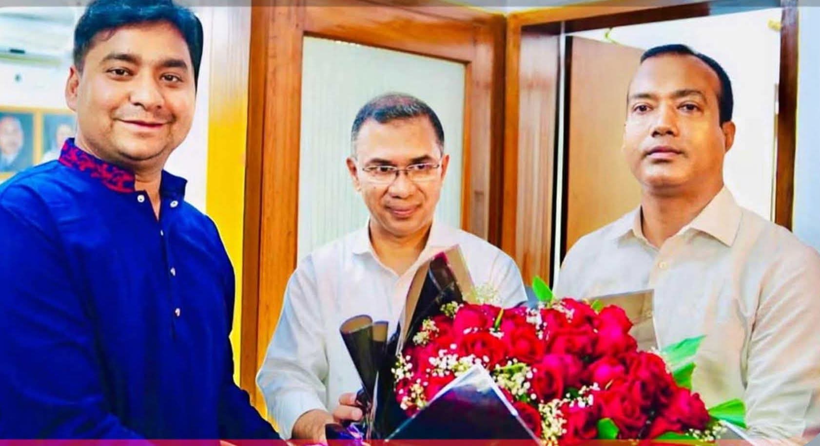 তারেক রহমানকে ছাত্রদলের সভাপতি সাধারণ সম্পাদকের ফুলেল শুভেচ্ছা ও অভিনন্দন