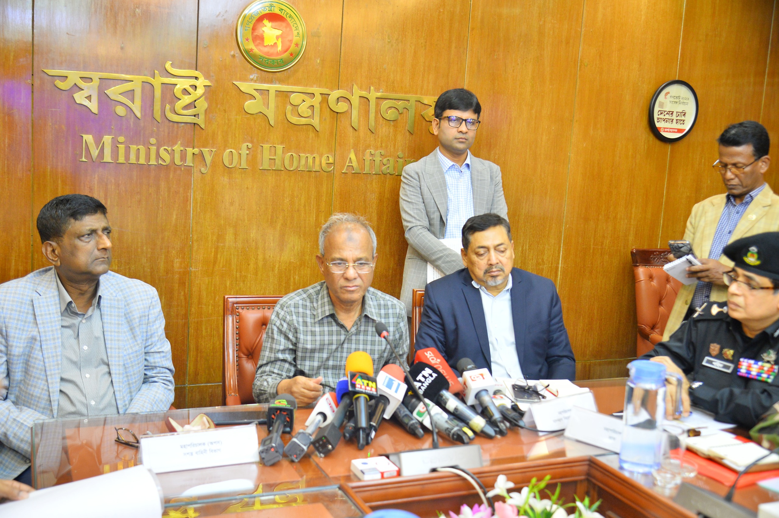 র‌্যাবের নতুন নাম স্পেশাল ইন্টারভেনশন ফোর্স (এসআইএফ)- স্বরাষ্ট্র উপদেষ্টা