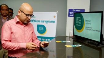 বিটিসিএল এমভিএনও এর আনলিমিটেড কোয়াড-প্লের পরীক্ষামূলক সেবা কার্যক্রম পরিদর্শন করলেন ফয়েজ আহমদ তৈয়্যব