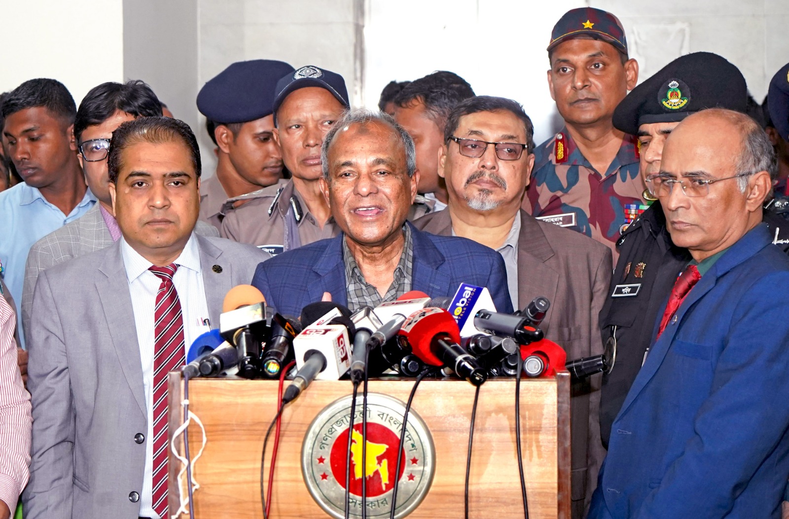 জাতীয় নির্বাচনে জননিরাপত্তা বিঘ্নিত করার যেকোনো অপচেষ্টা কঠোর হস্তে দমন করার নির্দেশ স্বরাষ্ট্র উপদেষ্টার