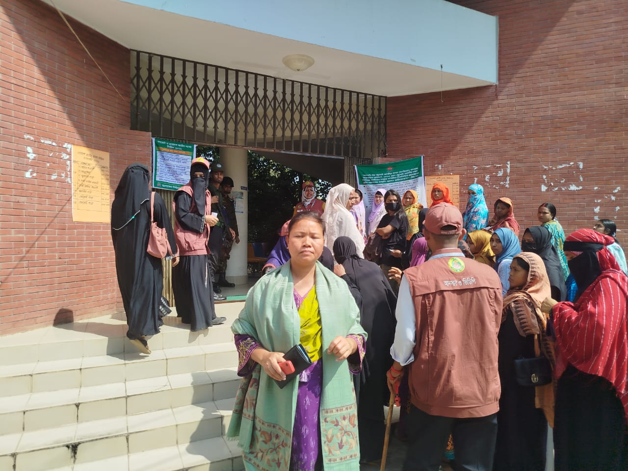 রাঙামাটিতে ভোটের দিন ১৯টি কেন্দ্র পরিদর্শন করেছেন জুঁই চাকমা