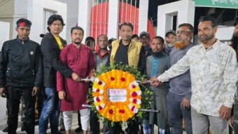 মহান ২১শে’র প্রথম প্রহরে ফুলতলা বাজার বনিক কল্যাণ সোসাইটির পক্ষ থেকে শ্রদ্ধা নিবেদন