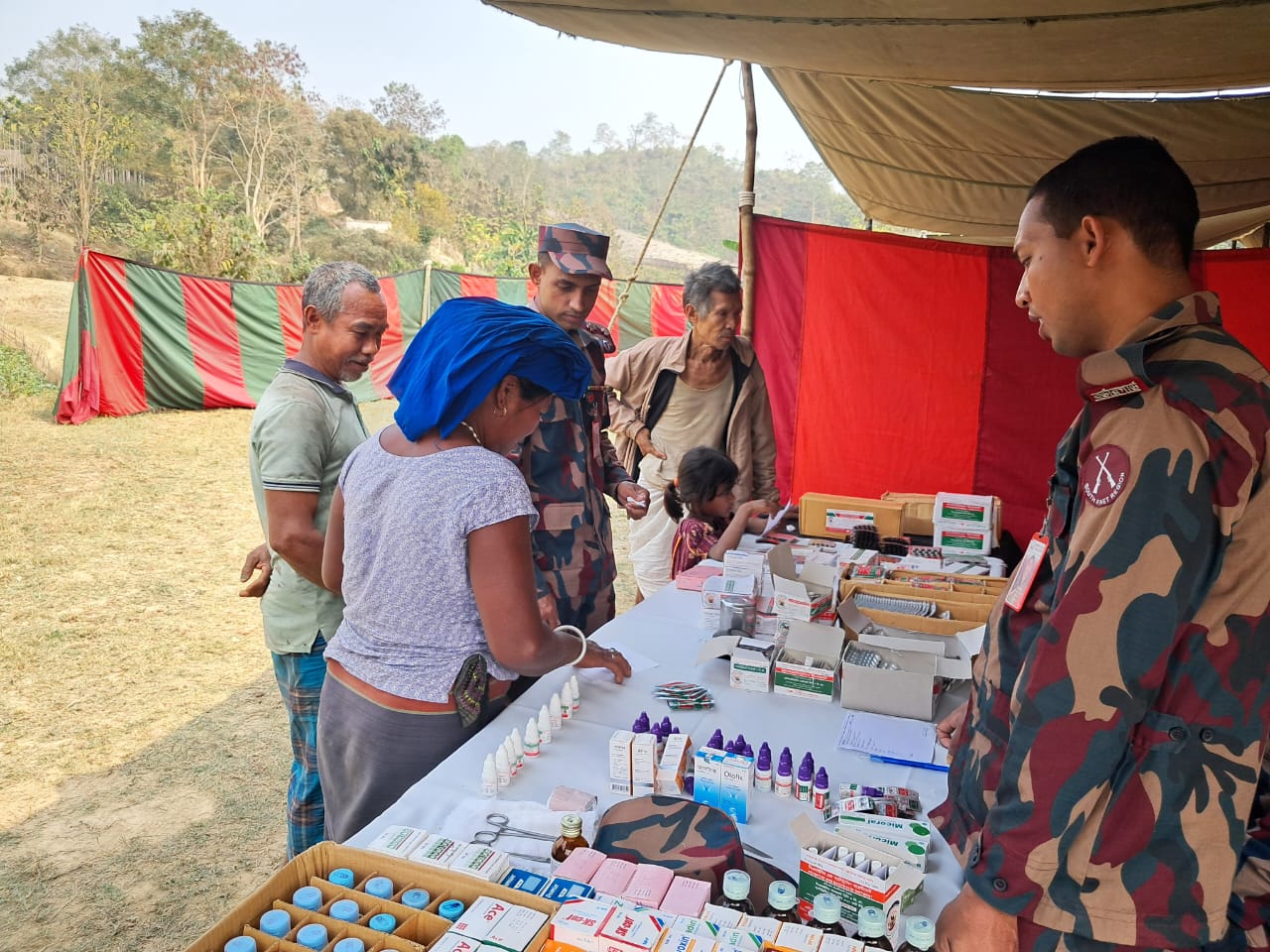 দুর্গম পানছড়িতে বিজিবির মানবিক উদ্যোগ: বিনামূল্যে চিকিৎসা সেবা