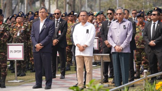 পিলখানা হত্যাকাণ্ডে শহীদ সেনা সদস্যদের প্রতি রাষ্ট্রপতি ও প্রধানমন্ত্রীর গভীর শ্রদ্ধা নিবেদন