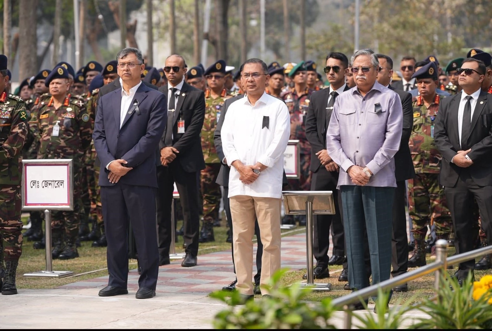 পিলখানা হত্যাকাণ্ডে শহীদ সেনা সদস্যদের প্রতি রাষ্ট্রপতি ও প্রধানমন্ত্রীর গভীর শ্রদ্ধা নিবেদন