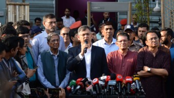 প্রথম আলো ও ডেইলি স্টারের ওপর হামলার ঘটনায় দুই মাসের মধ্যে চার্জশিট দাখিলের নির্দেশ স্বরাষ্ট্রমন্ত্রীর