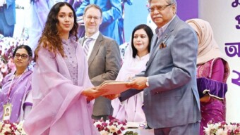 গণতন্ত্রের অগ্রযাত্রায় ‘শ্রেষ্ঠ অদম্য নারী’ সম্মাননায় ভূষিত হলেন দেশনেত্রী বেগম খালেদা জিয়া