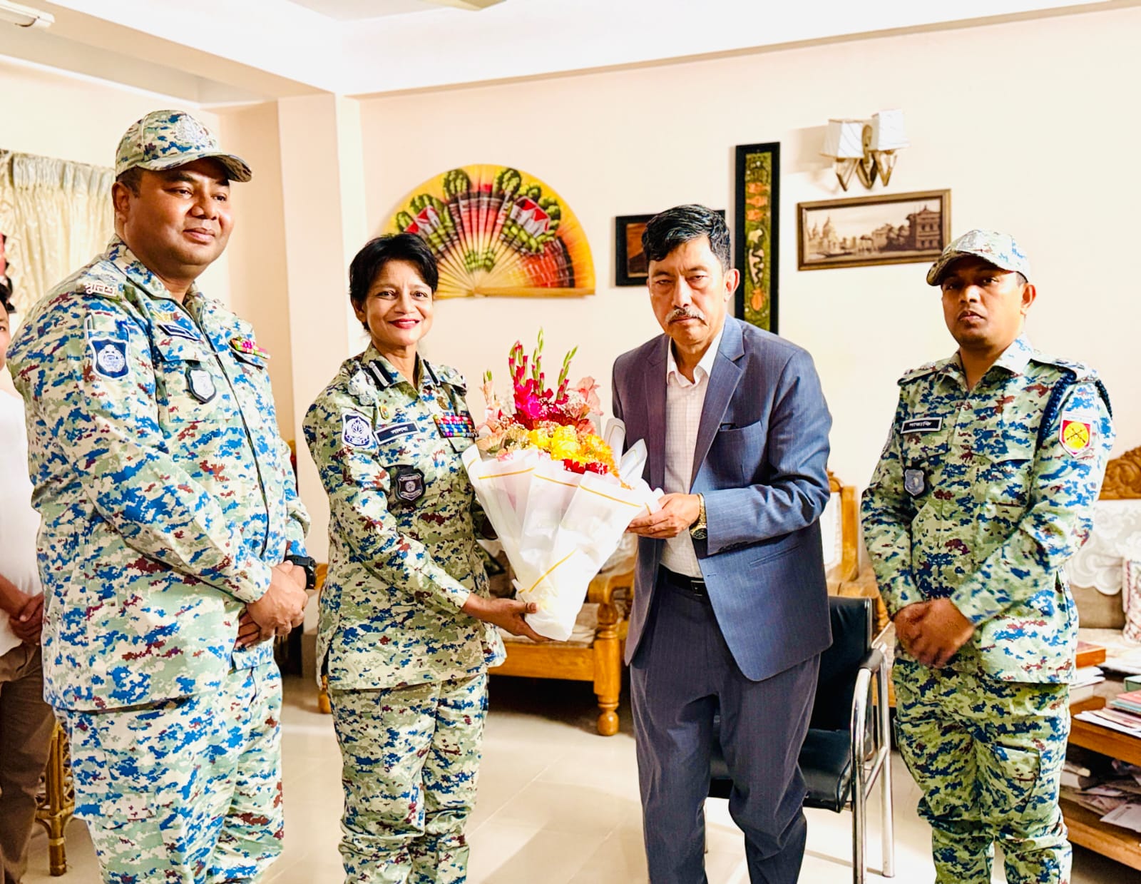 পার্বত্য চট্টগ্রাম বিষয়ক মন্ত্রীর সাথে ডিআইজি সালমা বেগমের সৌজন্য সাক্ষাৎ