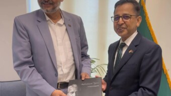 অর্থ ও পরিকল্পনা উপদেষ্টার সঙ্গে ভারতীয় হাইকমিশনার প্রণয় ভার্মার সৌজন্য সাক্ষাৎ