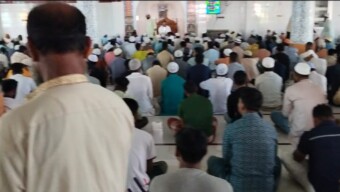 রমজানের শেষ জুম্মায় ছোনকা জামে মসজিদে মুসল্লিদের ঢল, ভরে উঠলো ঈমানি আবহ