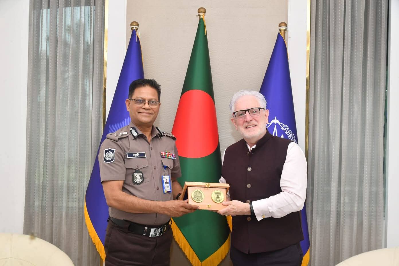আইজিপির সঙ্গে আয়ারল্যান্ডের রাষ্ট্রদূতের সাক্ষাৎ