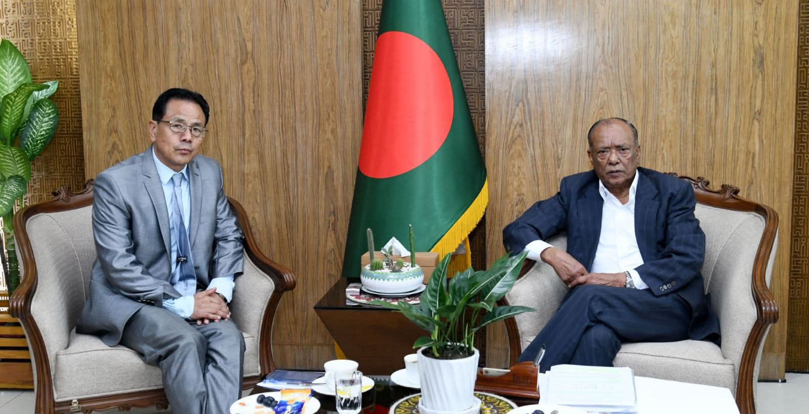 পরিবেশ মন্ত্রীর সঙ্গে সাউথ এশিয়া কো-অপারেটিভ এনভায়রনমেন্ট প্রোগ্রামের মহাপরিচালকের সাক্ষাৎ