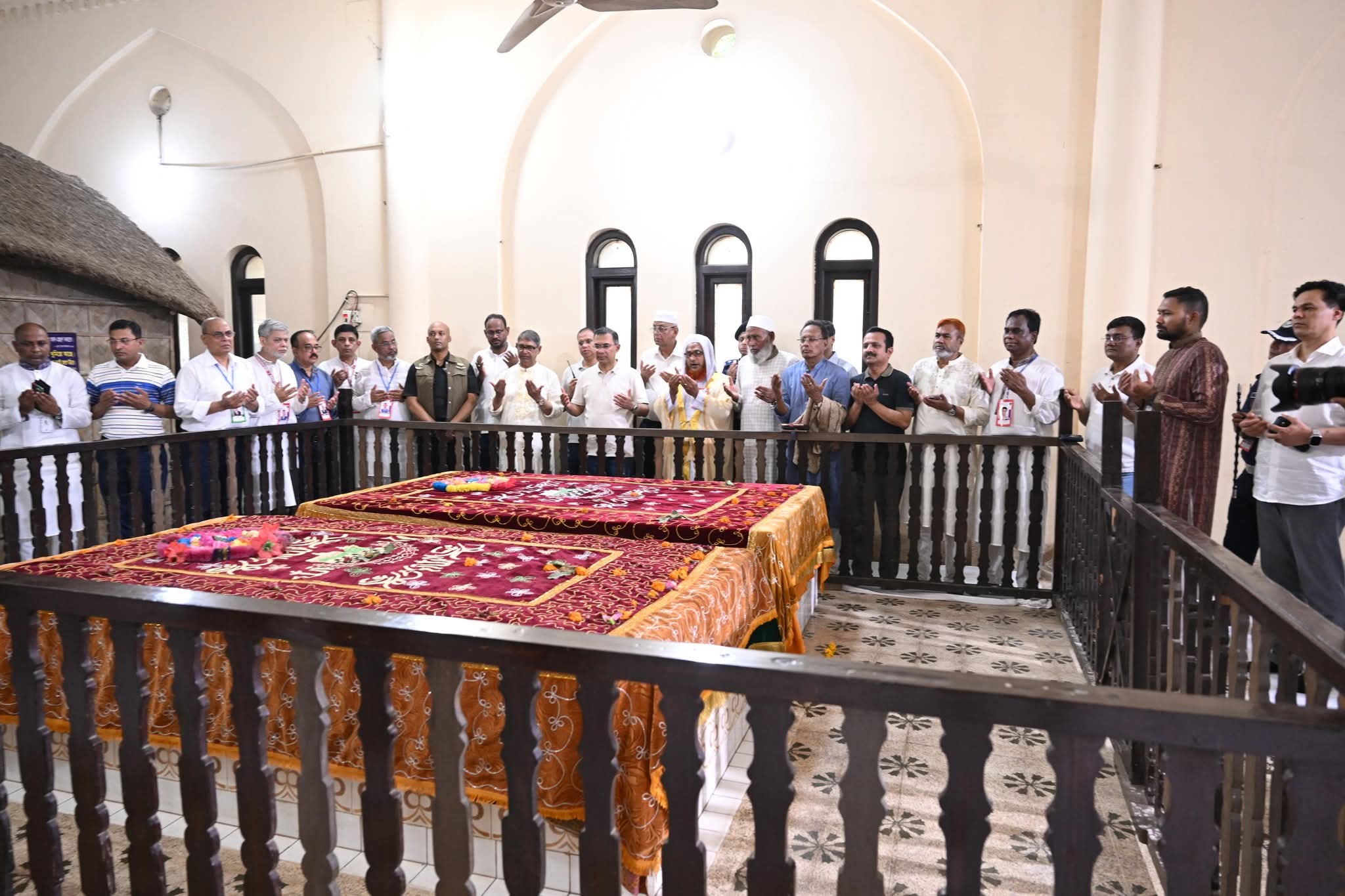 আজ পহেলা বৈশাখ ১৪৩৩ (১৪ এপ্রিল ২০২৬, মঙ্গলবার), টাঙ্গাইলের সন্তোষে মজলুম জননেতা মওলানা আবদুল হামিদ খান ভাসানীর মাজার জিয়ারত করেন মাননীয় প্রধানমন্ত্রী তারেক রহমান