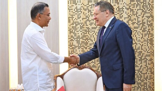 প্রধানমন্ত্রী তারেক রহমানের সঙ্গে সৌজন্য সাক্ষাৎ করেন রাশিয়ার রাষ্ট্রীয় পরমাণু শক্তি সংস্থা রোসাটম (Rosatom)-এর মহাপরিচালক (ডিজি) অ্যালেক্সি লিখাচেভ (Alexey Likhachev)