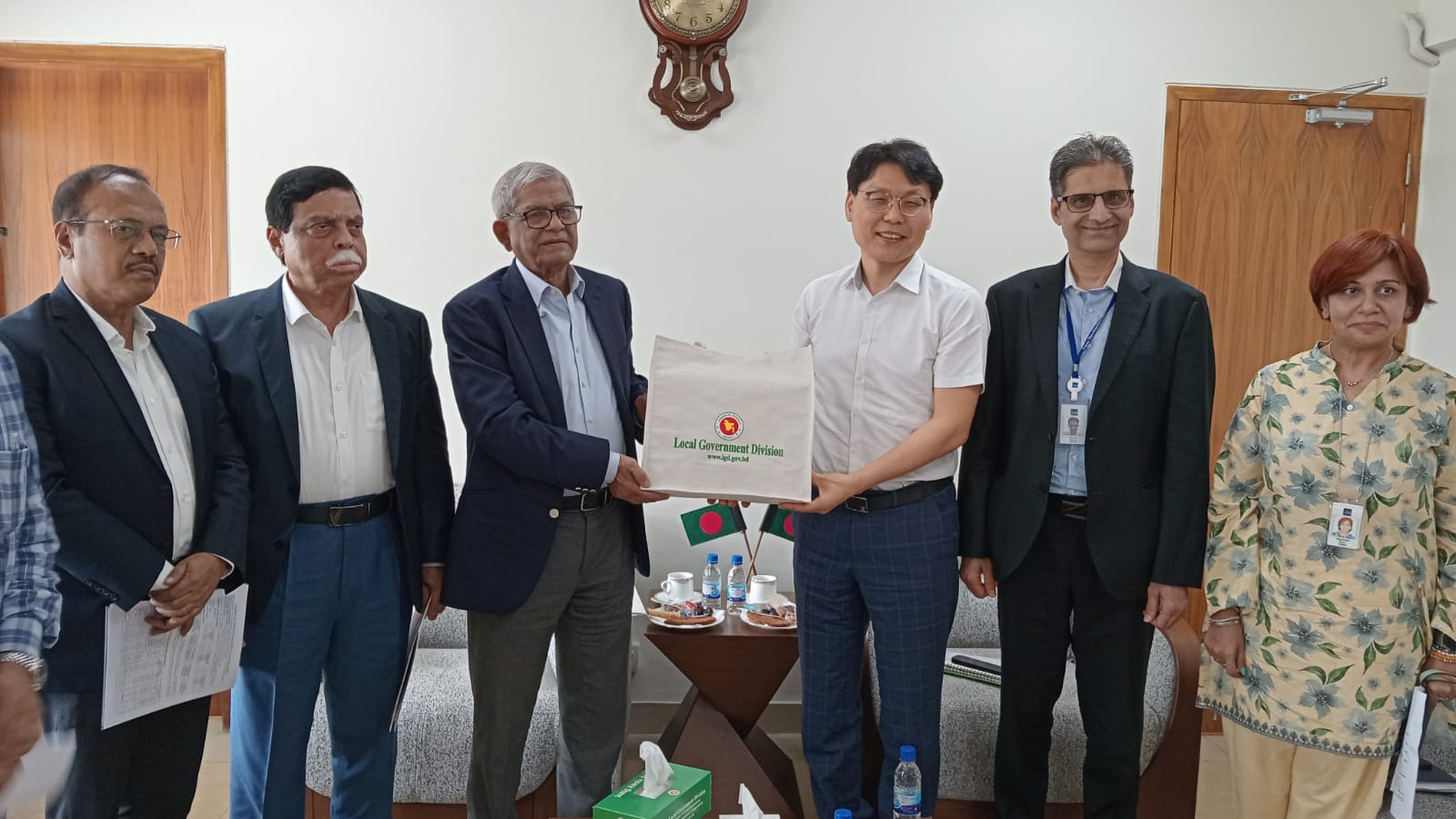 এডিবির সহায়তা বাড়লে ত্বরান্বিত হবে গ্রামীণ উন্নয়নঃ স্থানীয় সরকার মন্ত্রী