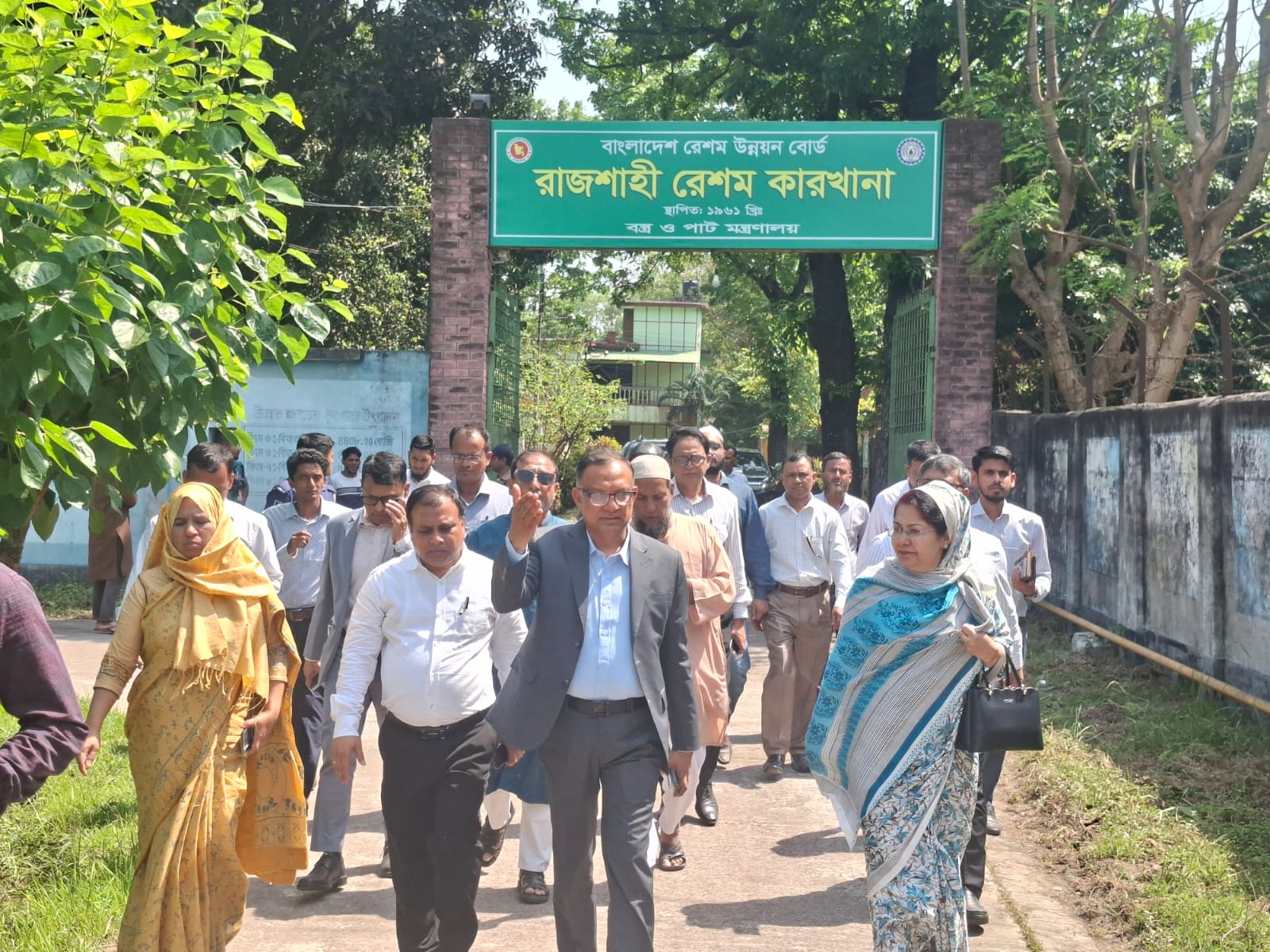 রাজশাহীর সিল্ক উন্নত করতে কাজ করছে সরকার- বস্ত্র ও পাট প্রতিমন্ত্রী শরীফুল আলম
