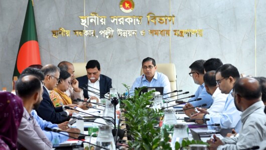 শহর ঘুরে দেখুন, জনগণের কাছে যান—প্রশাসকদের প্রতি স্থানীয় সরকার প্রতিমন্ত্রী