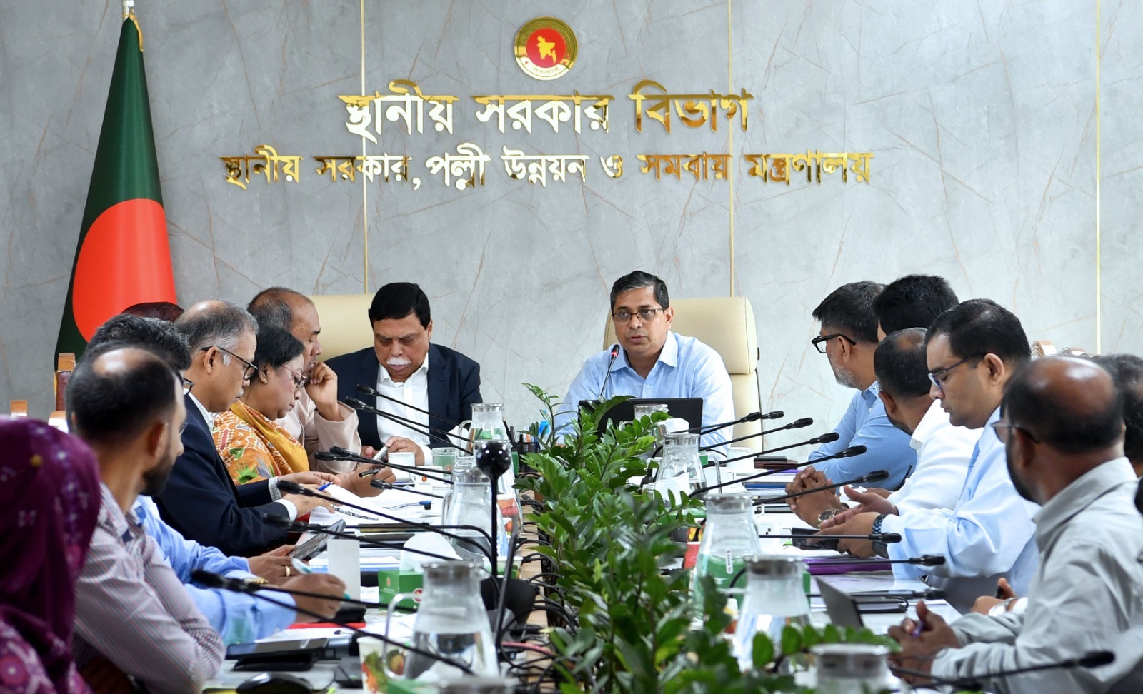 শহর ঘুরে দেখুন, জনগণের কাছে যান—প্রশাসকদের প্রতি স্থানীয় সরকার প্রতিমন্ত্রী