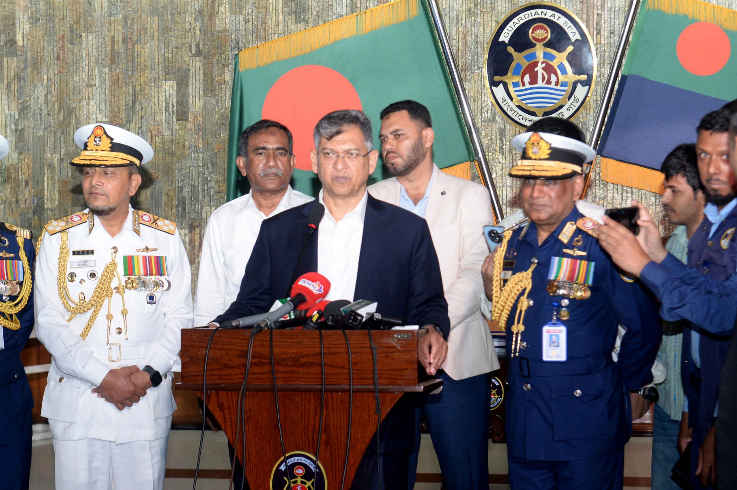 কোস্টগার্ডের জনবল দ্বিগুণ করার নীতিগত সিদ্ধান্ত নেওয়া হয়েছে- স্বরাষ্ট্রমন্ত্রী