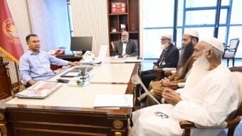 প্রধানমন্ত্রী তারেক রহমানের সঙ্গে বাংলাদেশ ওয়াকফ প্রশাসক সাফিজ উদ্দিন আহমেদ সাক্ষাৎ করেন।