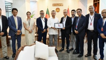 মাননীয় প্রধানমন্ত্রী তারেক রহমান, এমপির সঙ্গে বাংলাদেশ পোশাক প্রস্তুতকারক ও রপ্তানিকারক সমিতি (বিজিএমইএ) এবং বাংলাদেশ নিটওয়্যার ম্যানুফ্যাকচারার্স অ্যান্ড এক্সপোর্টার্স অ্যাসোসিয়েশন (বিকেএমইএ)-এর কেন্দ্রীয় নেতৃবৃন্দ সৌজন্য সাক্ষাৎ করেন।আজ ১১ মে ২০২৬, সোমবার বাংলাদেশ সচিবালয়ে এ সাক্ষাৎ অনুষ্ঠিত হয়।