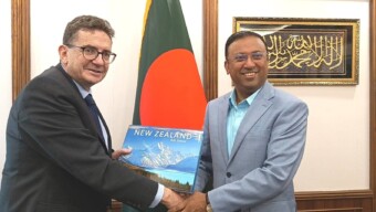 প্রধানমন্ত্রী পররাষ্ট্র বিষয়ক উপদেষ্টা হুমায়ুন কবিরের সাথে সৌজন্য সাক্ষাৎ করেছেন ঢাকায় নিযুক্ত নিউজিল্যান্ডের হাই কমিশনার Mr. David Pine৷