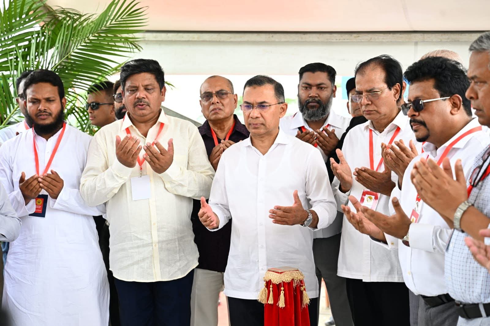 টঙ্গীতে ‘জাতীয় দুর্যোগ ব্যবস্থাপনা গবেষণা ও প্রশিক্ষণ ইনস্টিটিউট’ ভবনের ভিত্তিপ্রস্তর স্থাপন করলেন প্রধানমন্ত্রী তারেক রহমান