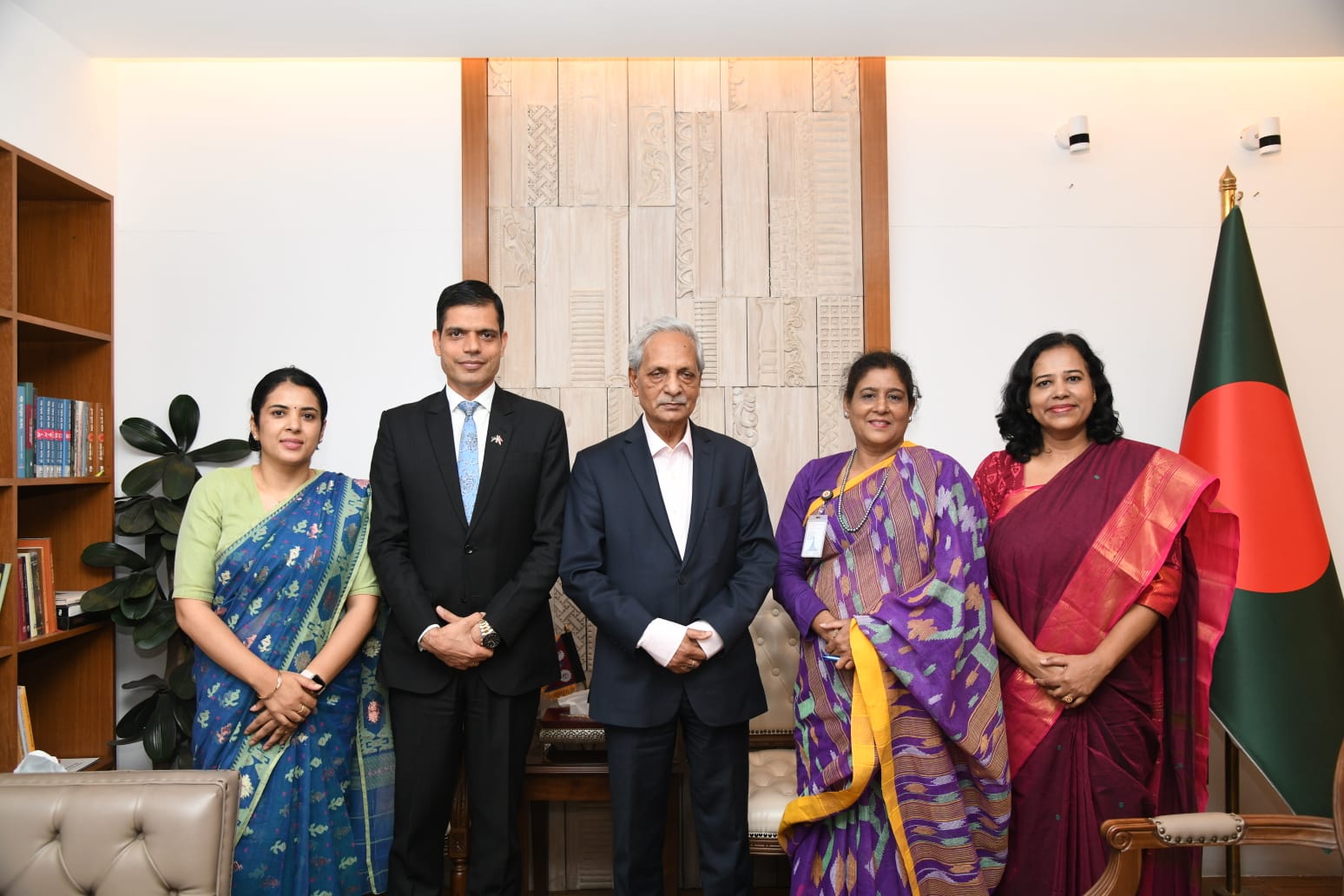 সংস্কৃতি মন্ত্রীর সাথে নেপালের রাষ্ট্রদূতের সৌজন্য সাক্ষাৎ: সাংস্কৃতিক সম্পর্ক জোরদারে গুরুত্ব