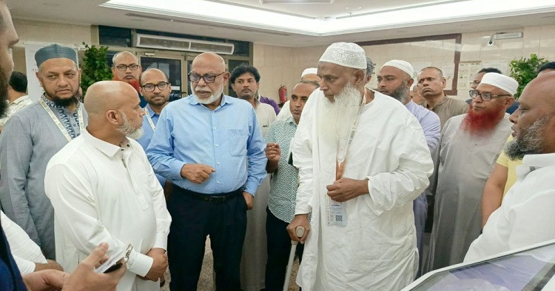 সৌদিতে প্রথমদিন কর্মব্যস্ত সময় পার করেছেন ধর্মমন্ত্রী কাজী শাহ মোফাজ্জাল হোসাইন কায়কোবাদ