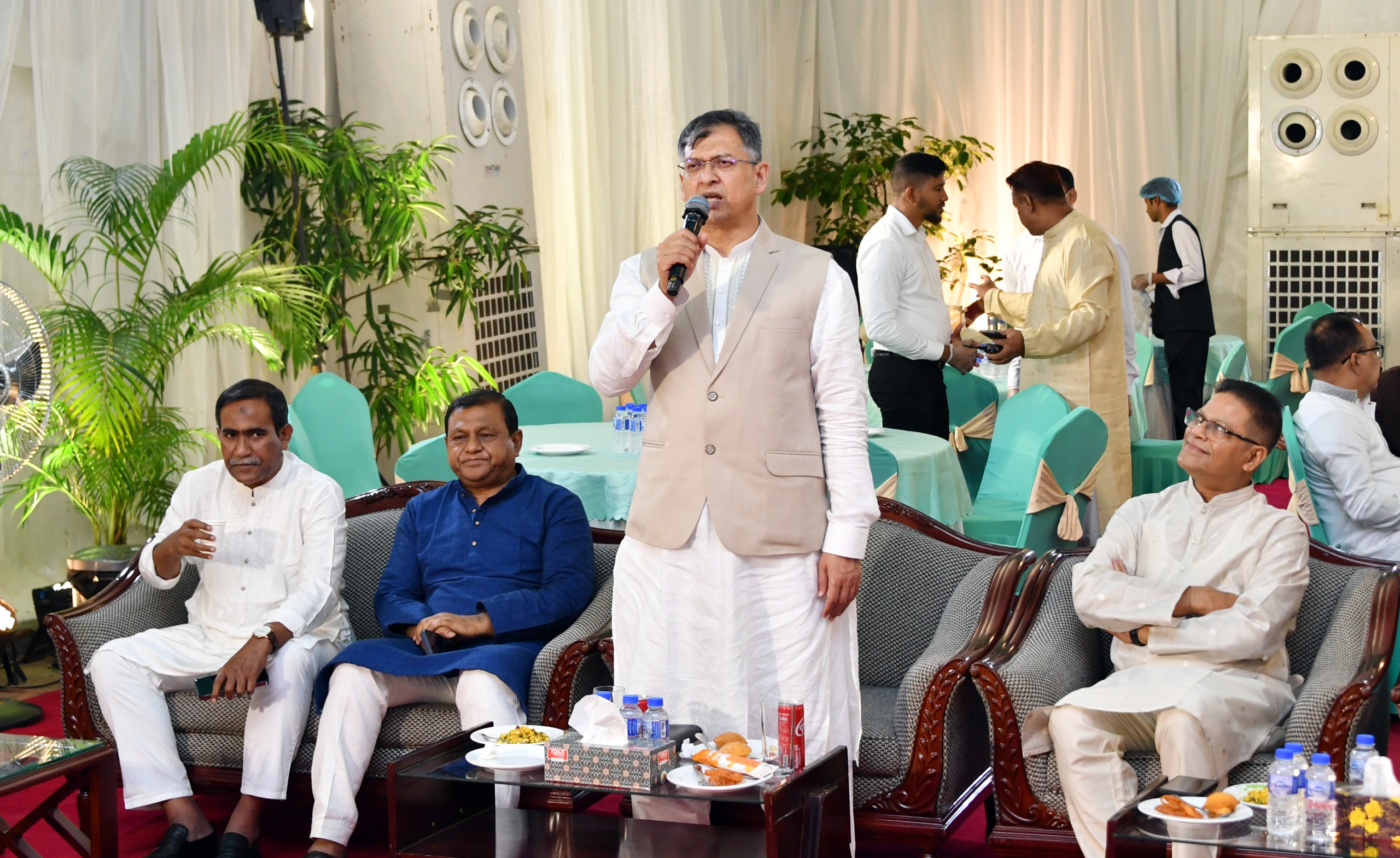 জাতীয় ঐক্য ও দেশ গড়ার প্রত্যয়ে কাজ করছে সরকার: স্বরাষ্ট্রমন্ত্রী