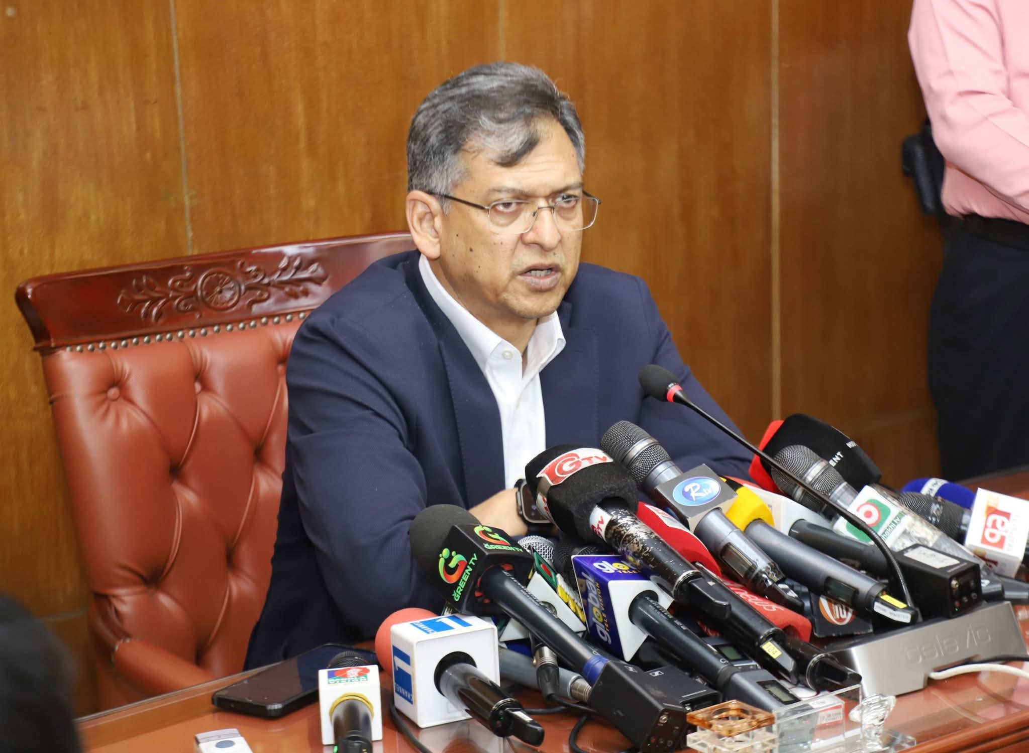 অপরাধমুক্ত সমাজ গঠন ও ট্রাফিক ব্যবস্থার আধুনিকায়নে সরকার দৃঢ়প্রতিজ্ঞ: স্বরাষ্ট্রমন্ত্রী